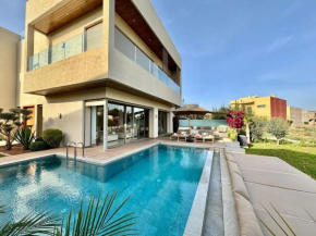 Très belle villa sur golf piscine vue sur l atlas